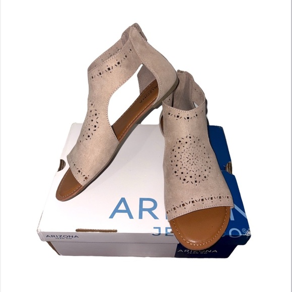 Arizona Jean Company Shoes - NWB Arizona Jean Co Tawny Taupe Sandals Faux Suede Cut Out Flats Women Size 7.5M